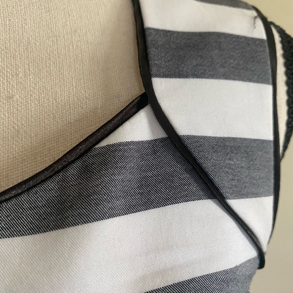 Great dress for daytime occasions. Beautiful fabric fully lined. - Picture 8 of 8